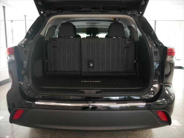 used 2023 Toyota Highlander car, priced at $34,888