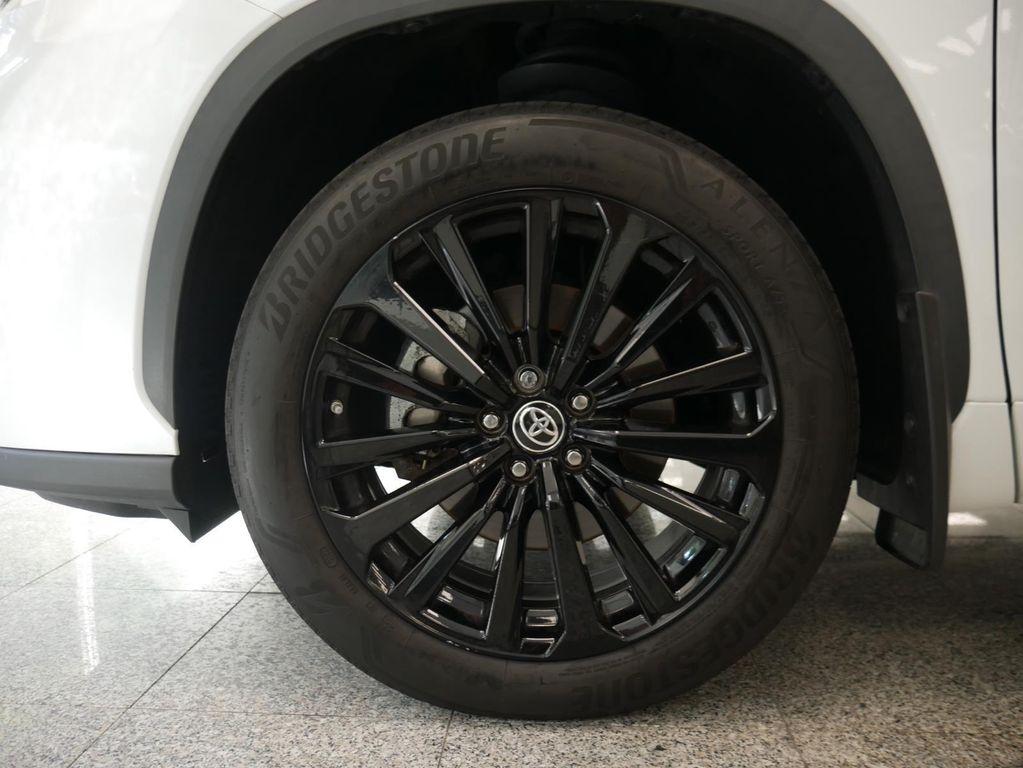 used 2023 Toyota Highlander car, priced at $39,588