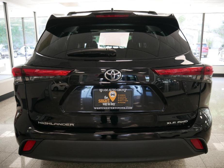 used 2021 Toyota Highlander car, priced at $33,488