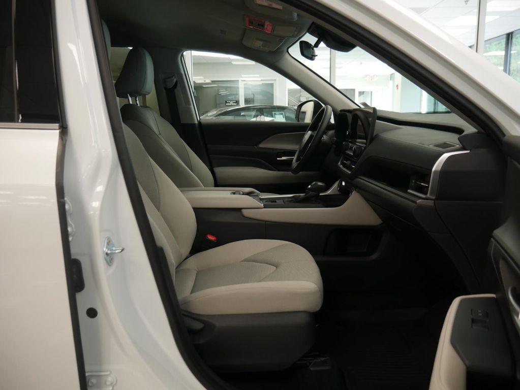 used 2025 Toyota Highlander car, priced at $44,488