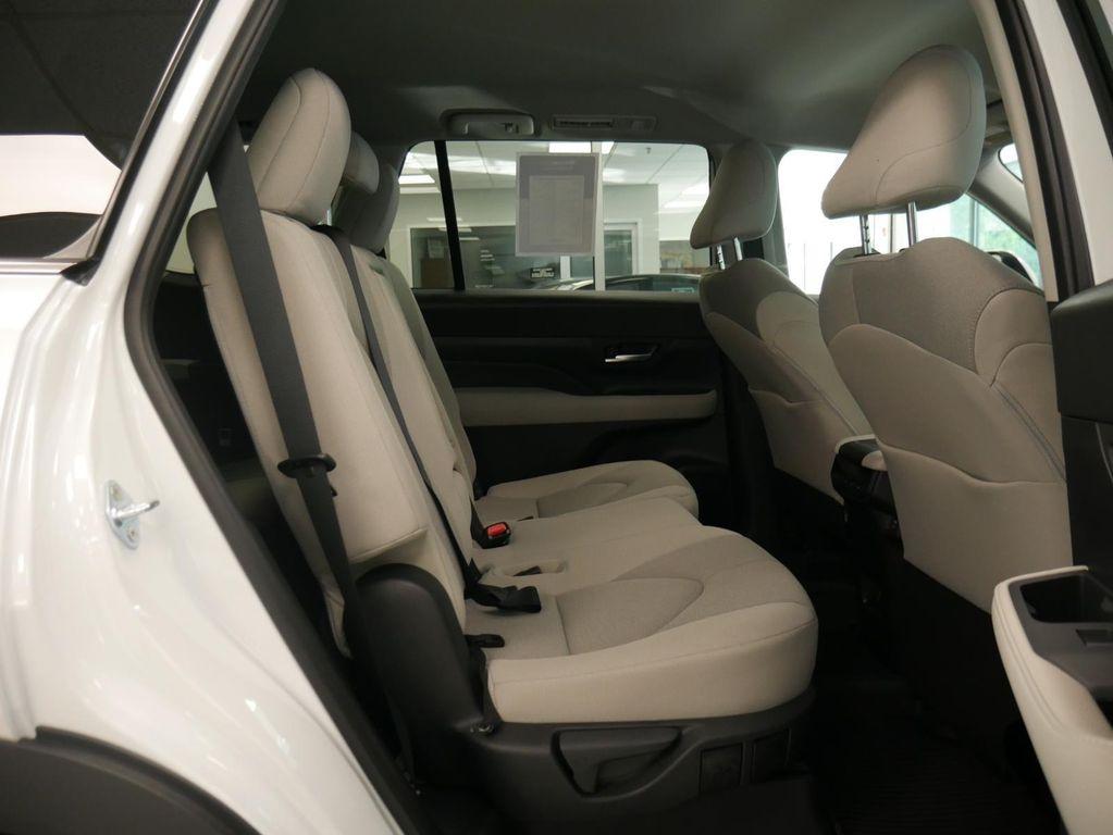 used 2025 Toyota Highlander car, priced at $44,488