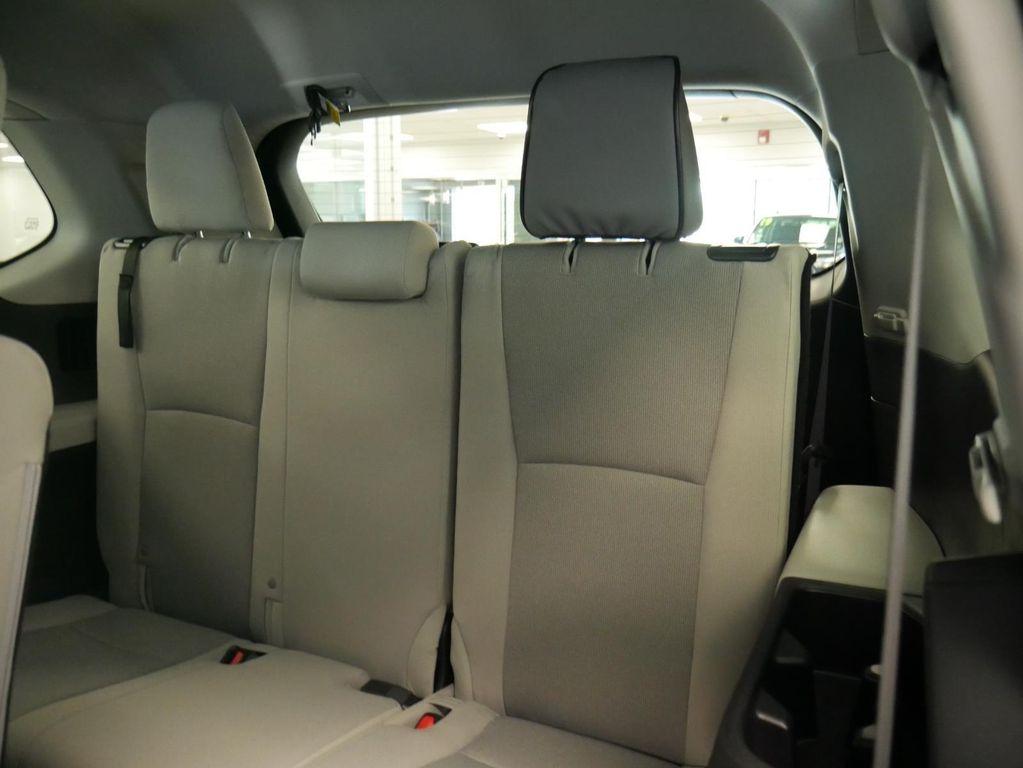 used 2025 Toyota Highlander car, priced at $44,488