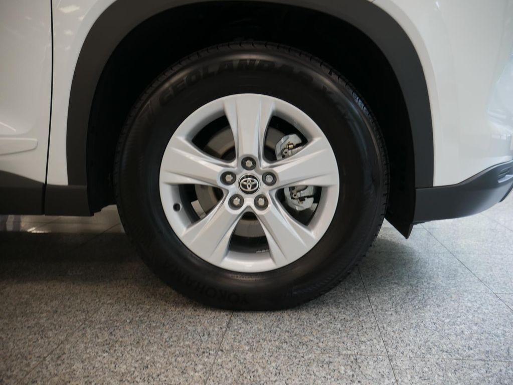used 2025 Toyota Highlander car, priced at $44,488