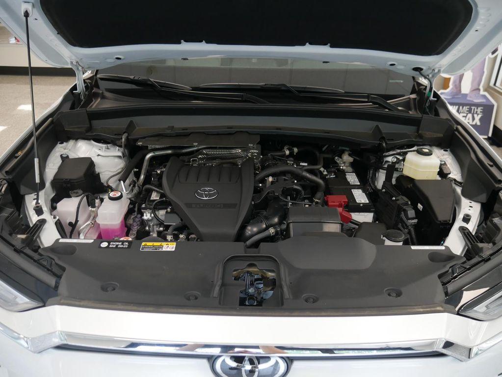 used 2025 Toyota Highlander car, priced at $44,488