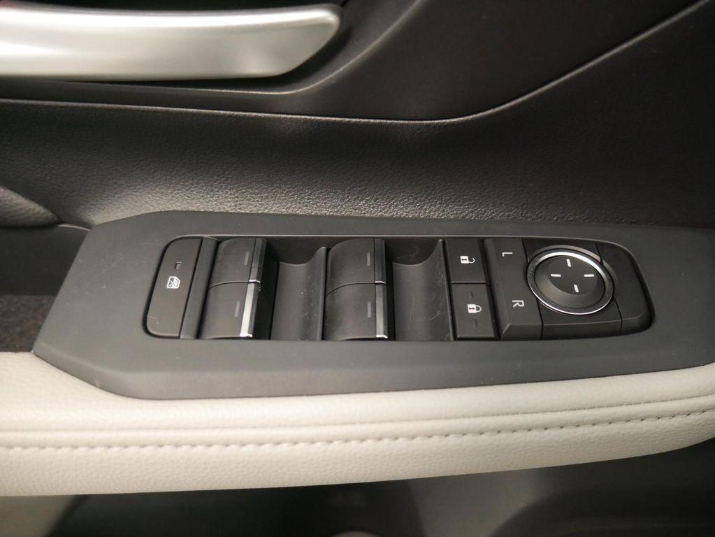 used 2025 Toyota Highlander car, priced at $44,488
