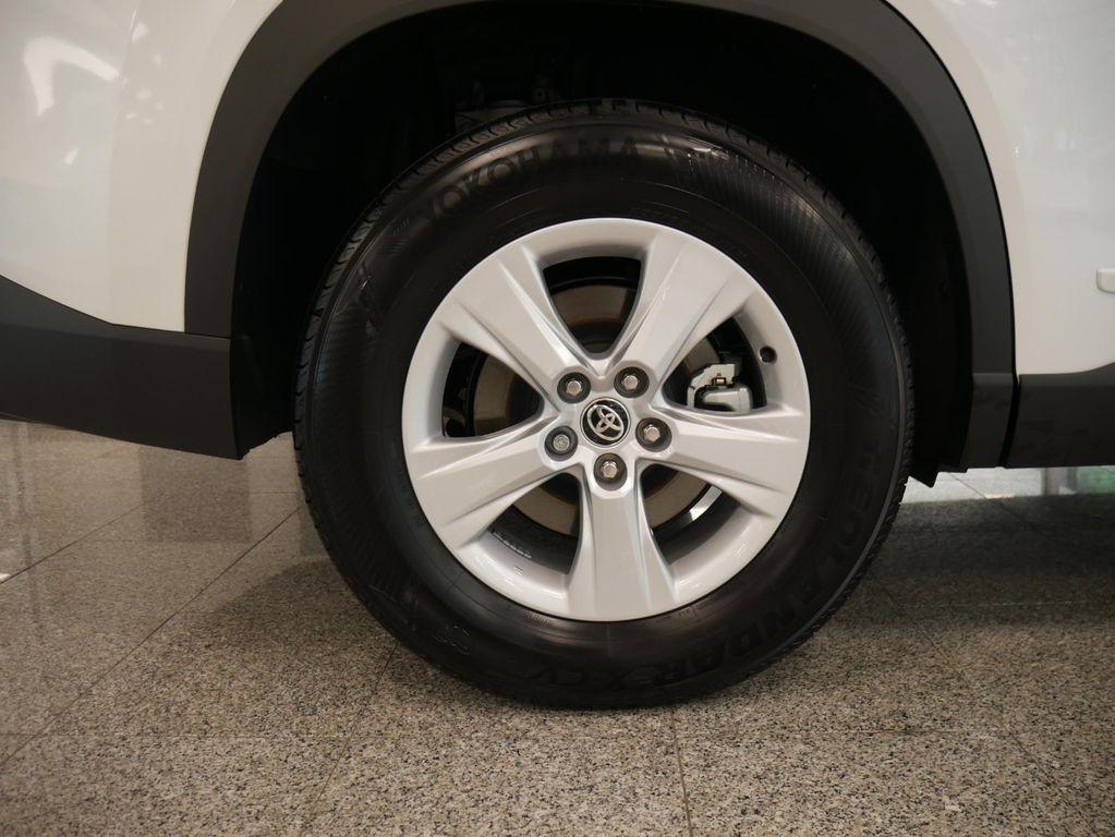 used 2025 Toyota Highlander car, priced at $44,488