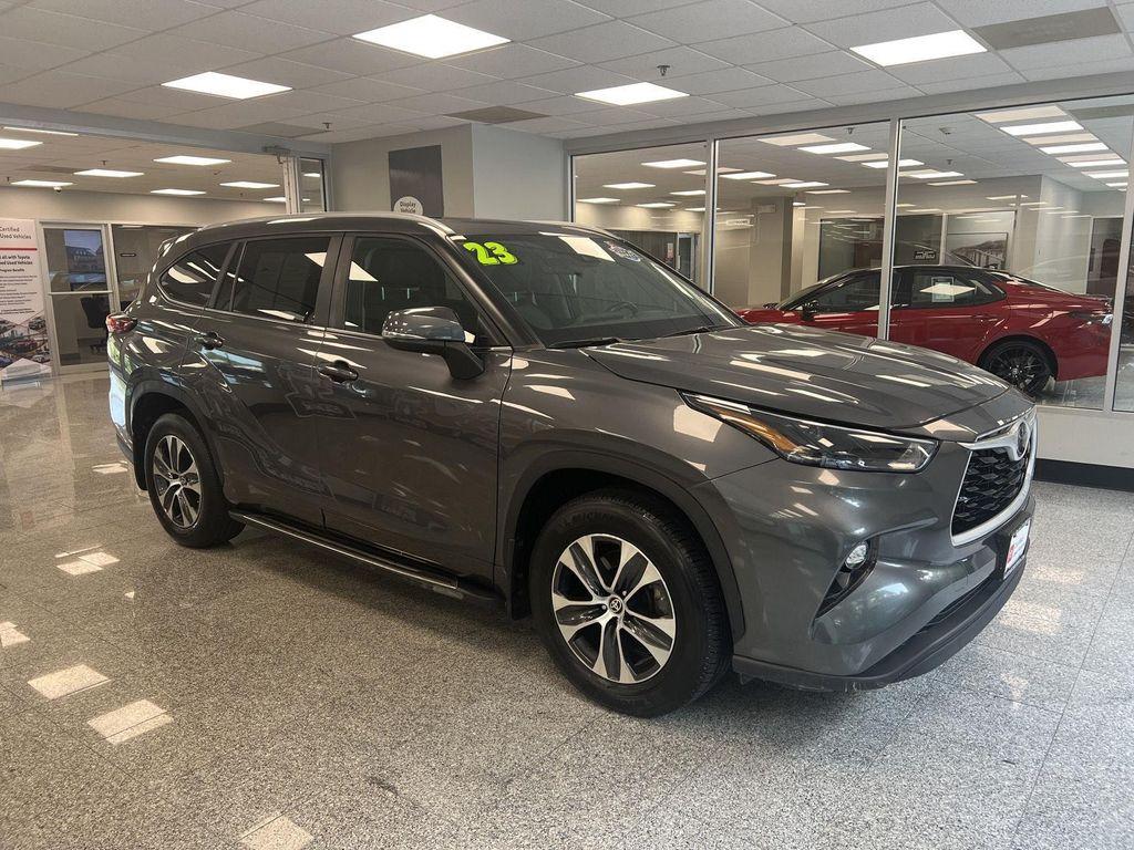 used 2023 Toyota Highlander car, priced at $39,288