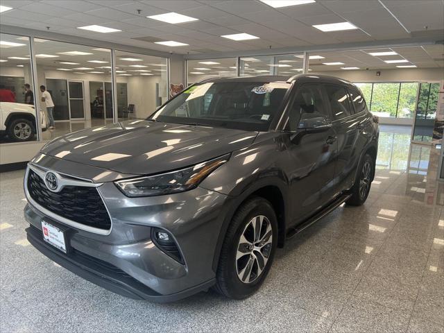 used 2023 Toyota Highlander car, priced at $40,788