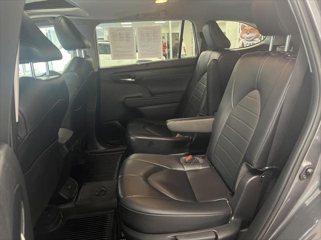 used 2023 Toyota Highlander car, priced at $40,788