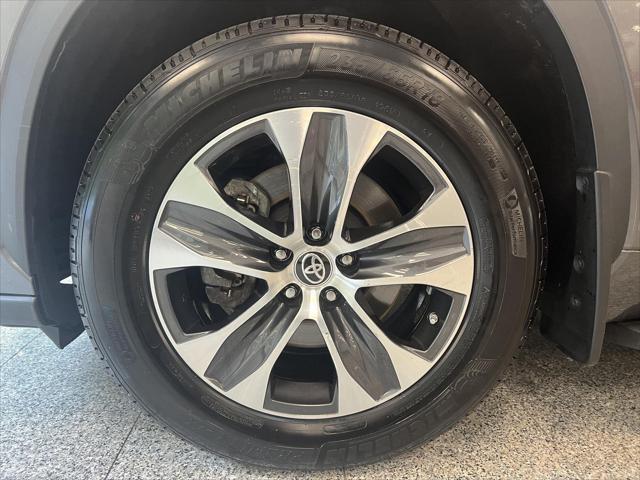 used 2023 Toyota Highlander car, priced at $40,788