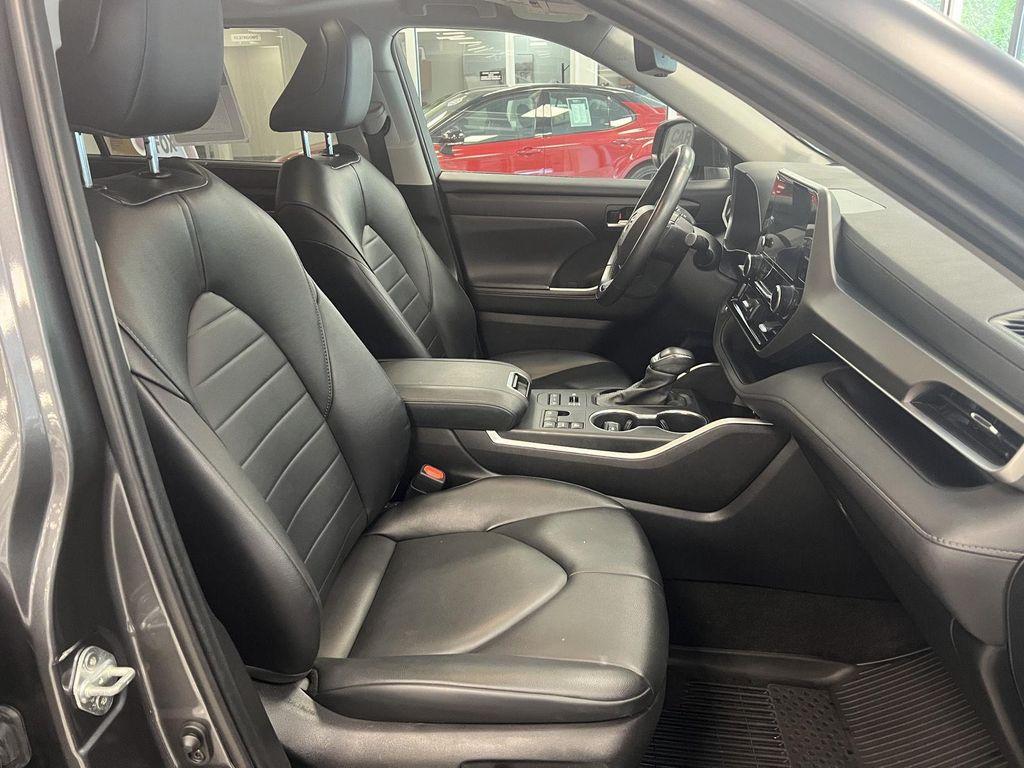 used 2023 Toyota Highlander car, priced at $39,288