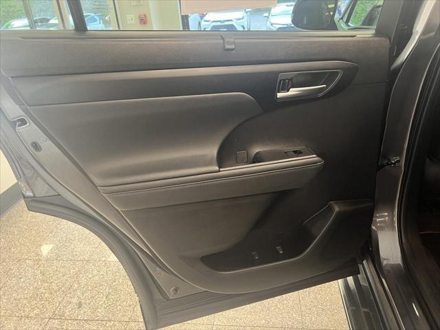 used 2023 Toyota Highlander car, priced at $40,788