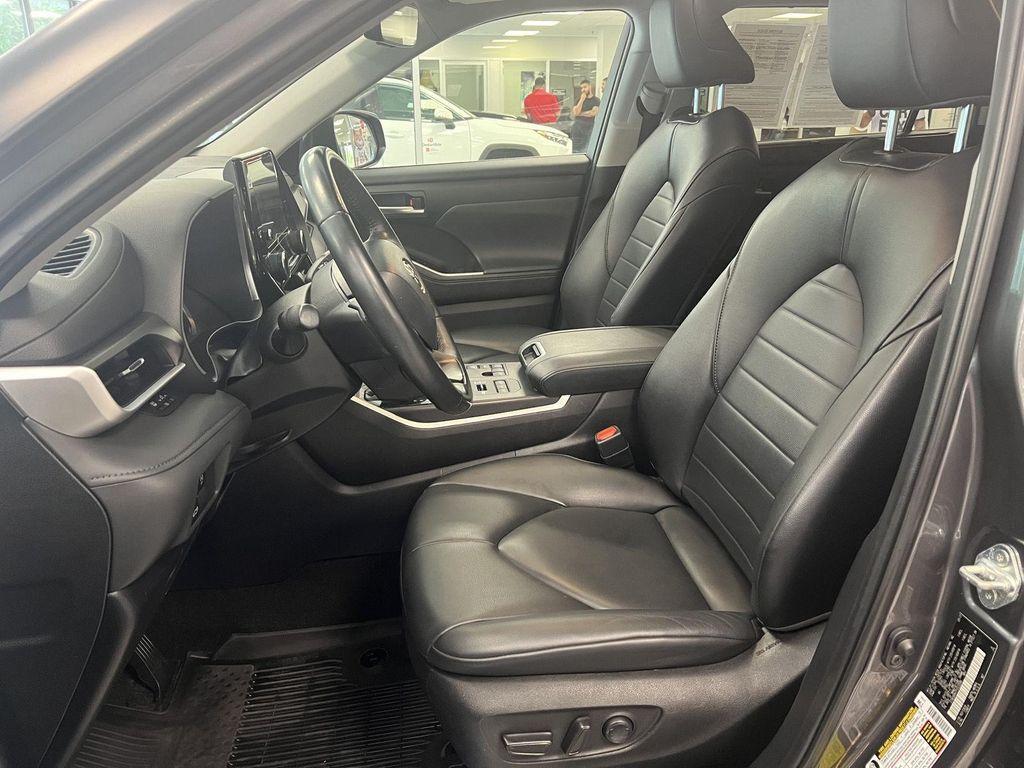 used 2023 Toyota Highlander car, priced at $39,288