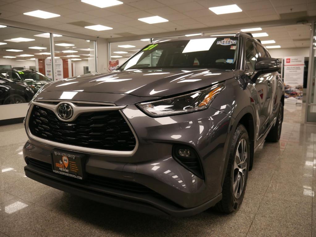 used 2021 Toyota Highlander car, priced at $30,588