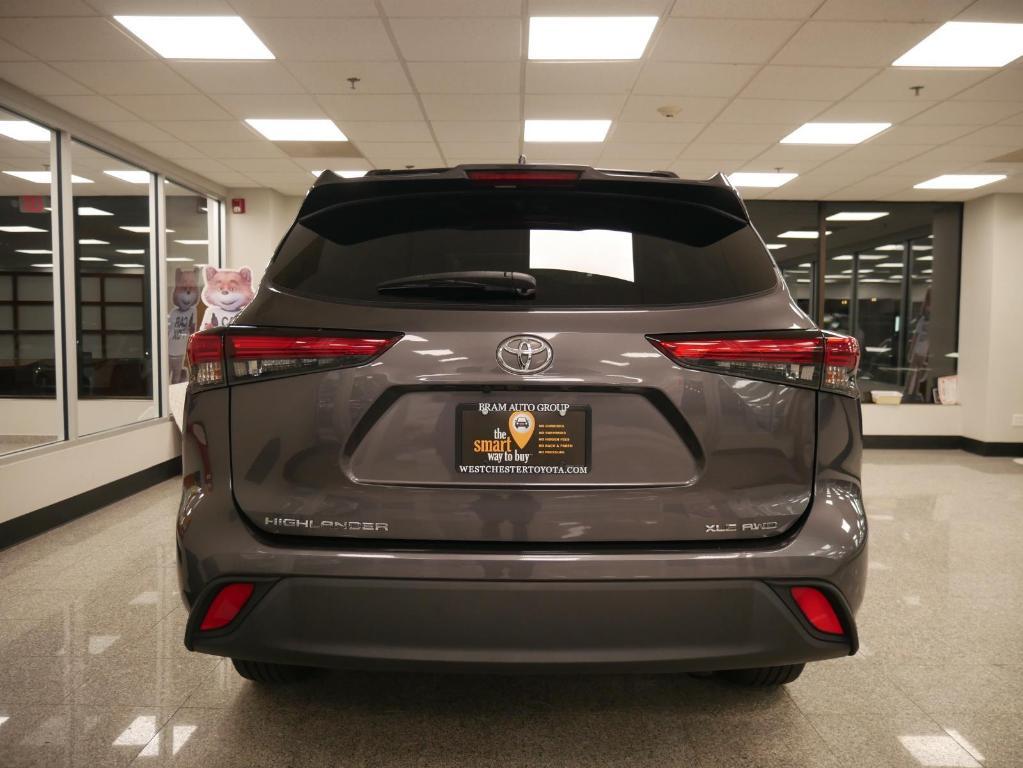 used 2021 Toyota Highlander car, priced at $30,588