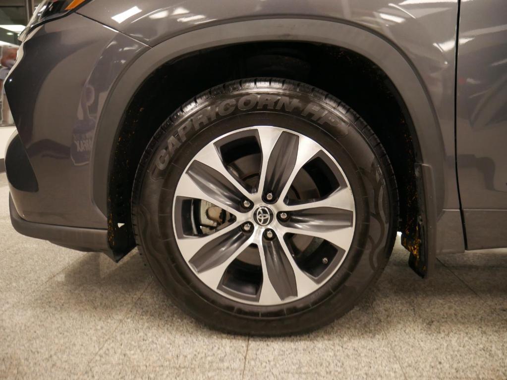 used 2021 Toyota Highlander car, priced at $30,588