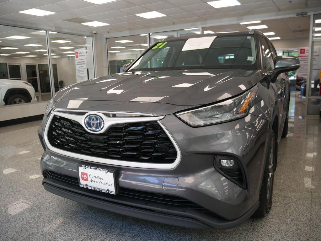 used 2021 Toyota Highlander Hybrid car, priced at $29,888