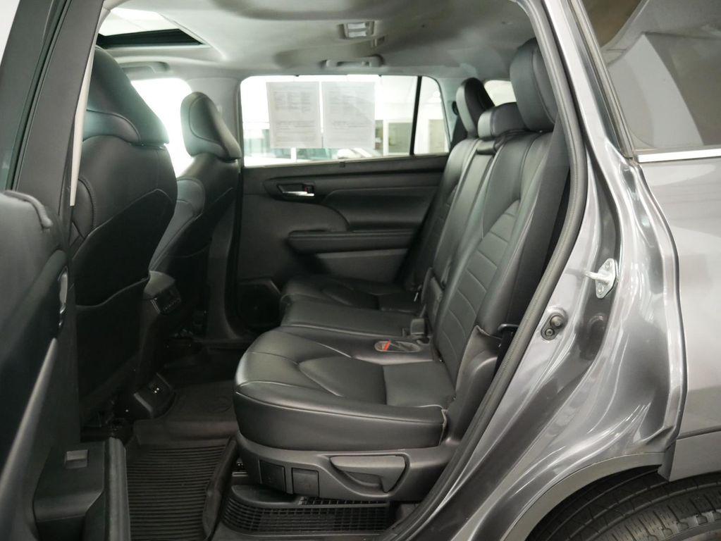 used 2021 Toyota Highlander Hybrid car, priced at $29,888