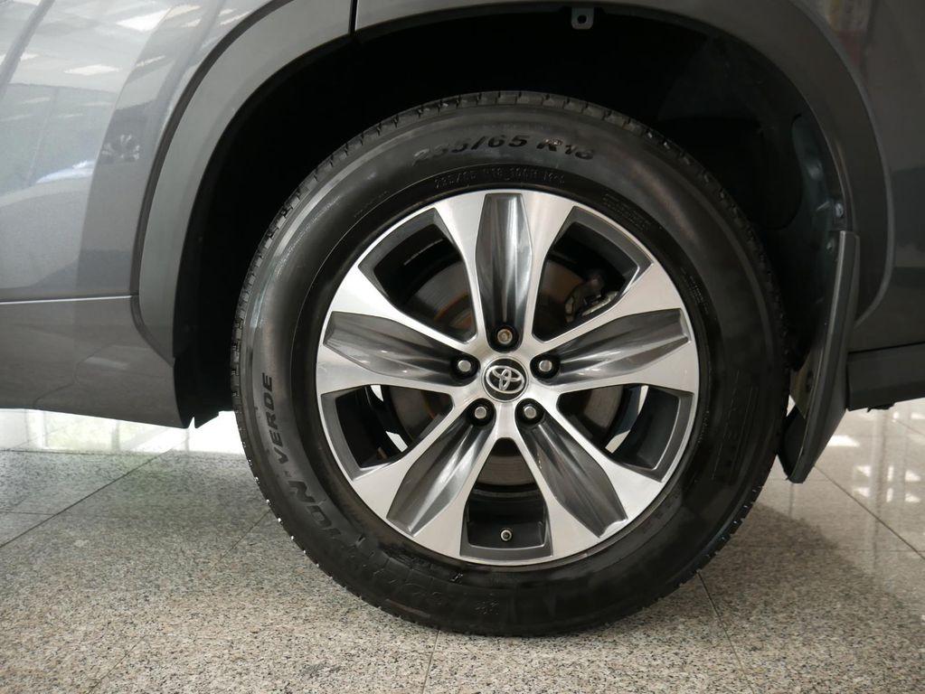 used 2021 Toyota Highlander Hybrid car, priced at $29,888