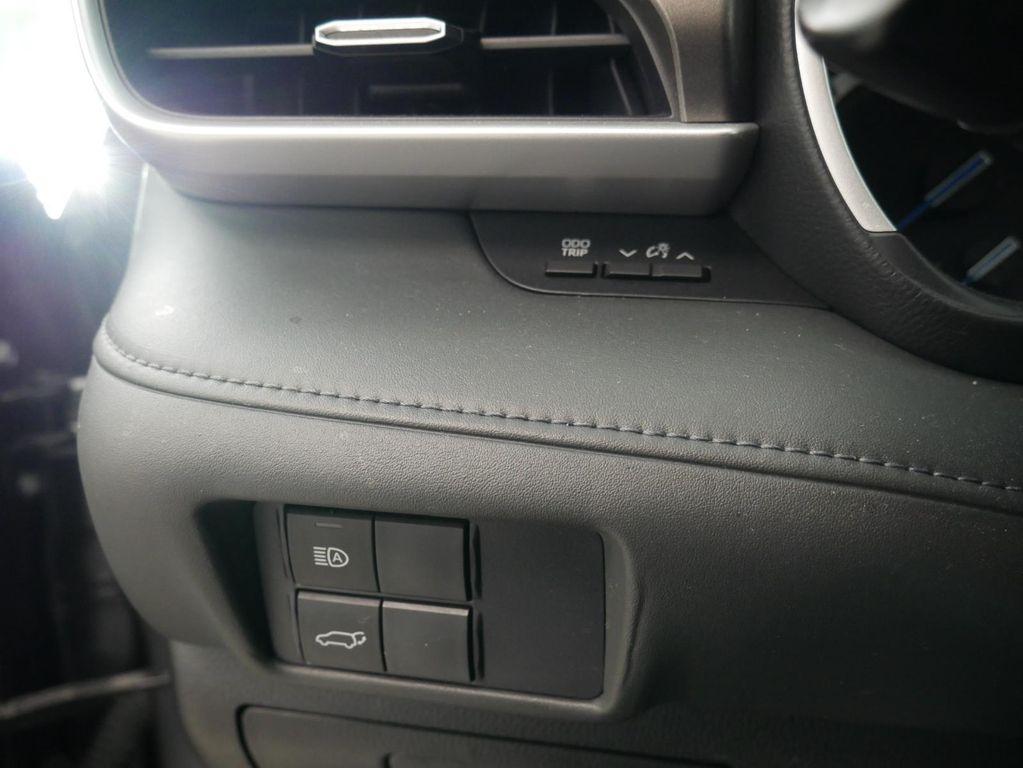 used 2021 Toyota Highlander Hybrid car, priced at $29,888