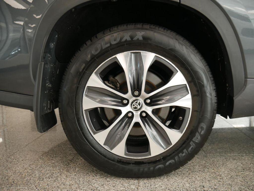 used 2021 Toyota Highlander Hybrid car, priced at $29,888
