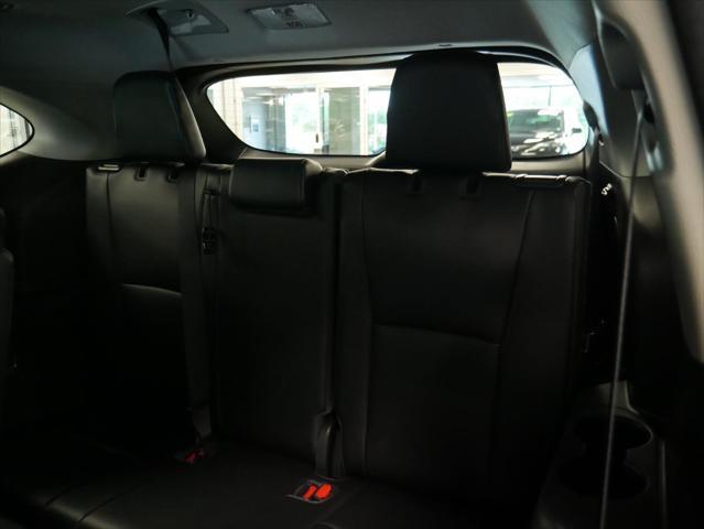 used 2023 Toyota Highlander car, priced at $37,888