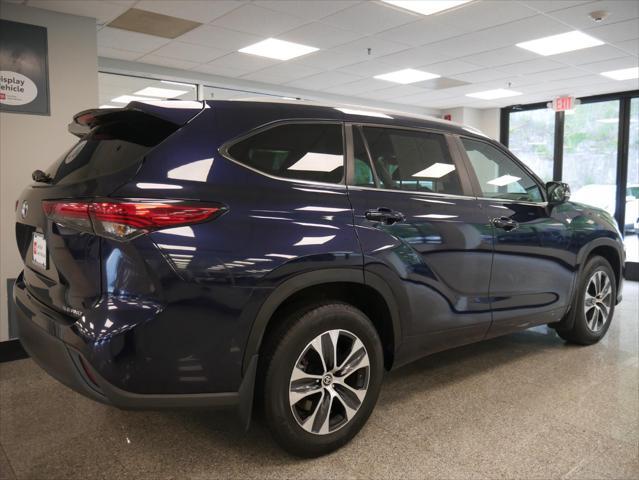 used 2023 Toyota Highlander car, priced at $37,888