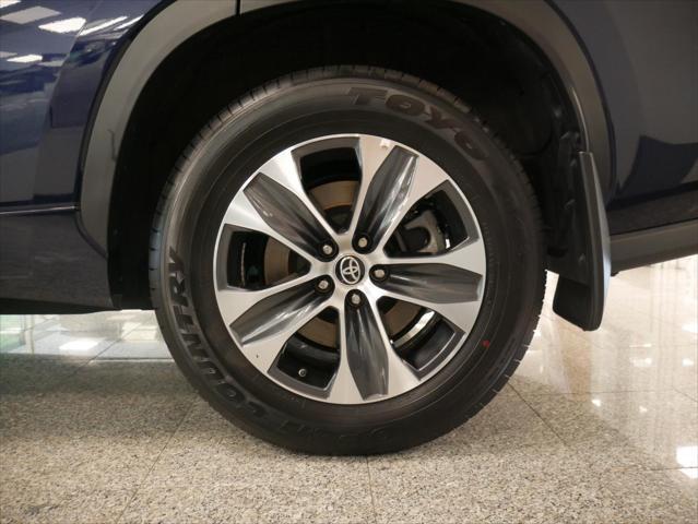 used 2023 Toyota Highlander car, priced at $37,888