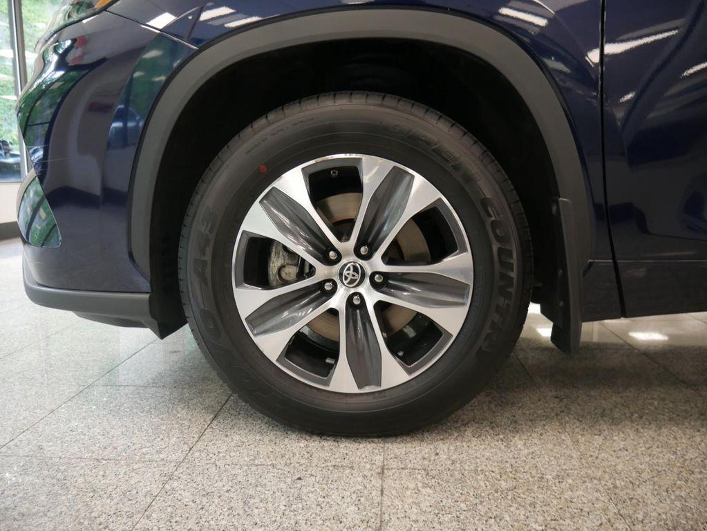 used 2023 Toyota Highlander car, priced at $35,488