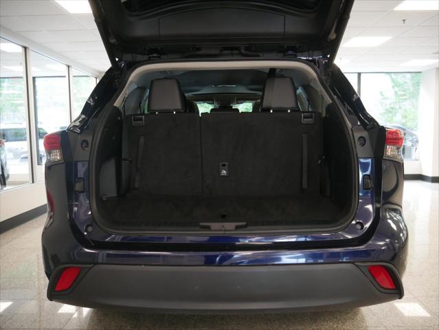 used 2023 Toyota Highlander car, priced at $37,888