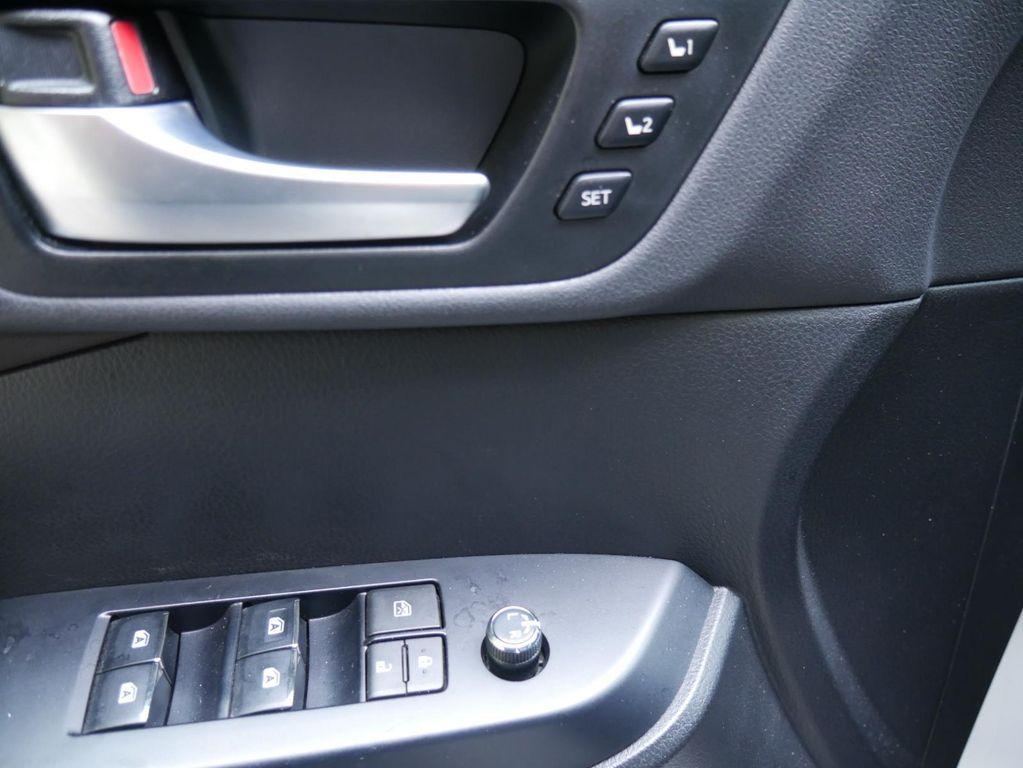 used 2019 Toyota Highlander Hybrid car, priced at $32,588