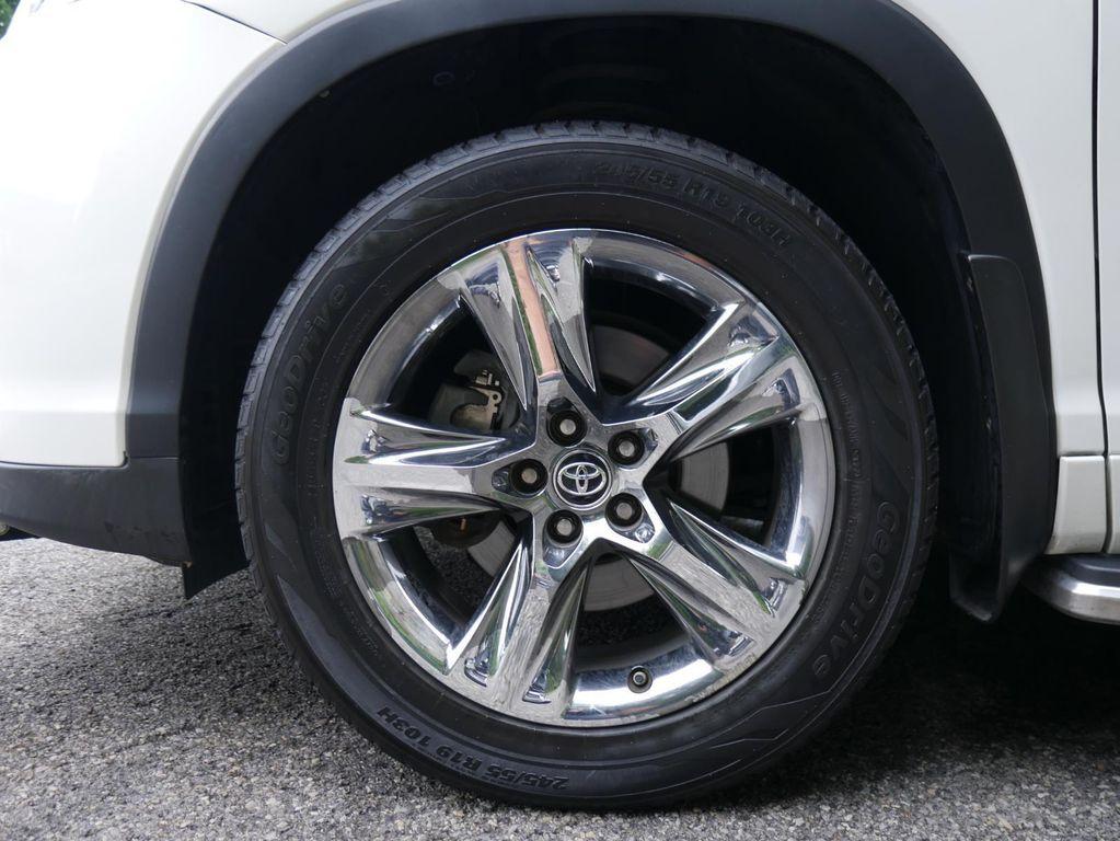used 2019 Toyota Highlander Hybrid car, priced at $32,588