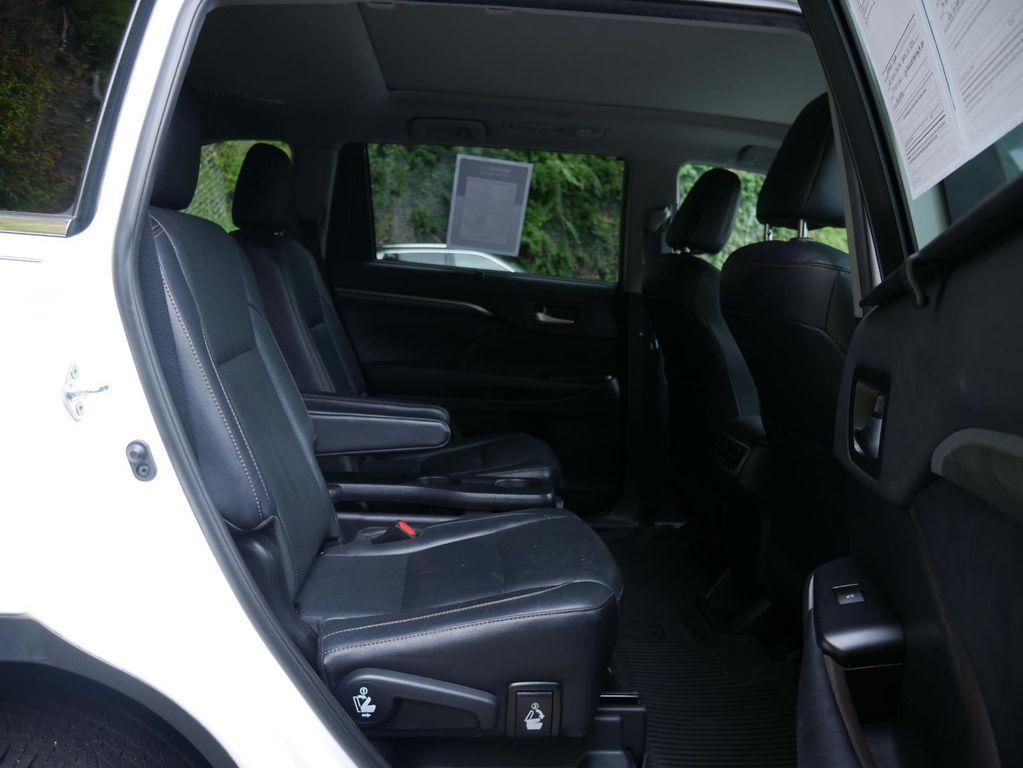 used 2019 Toyota Highlander Hybrid car, priced at $32,588