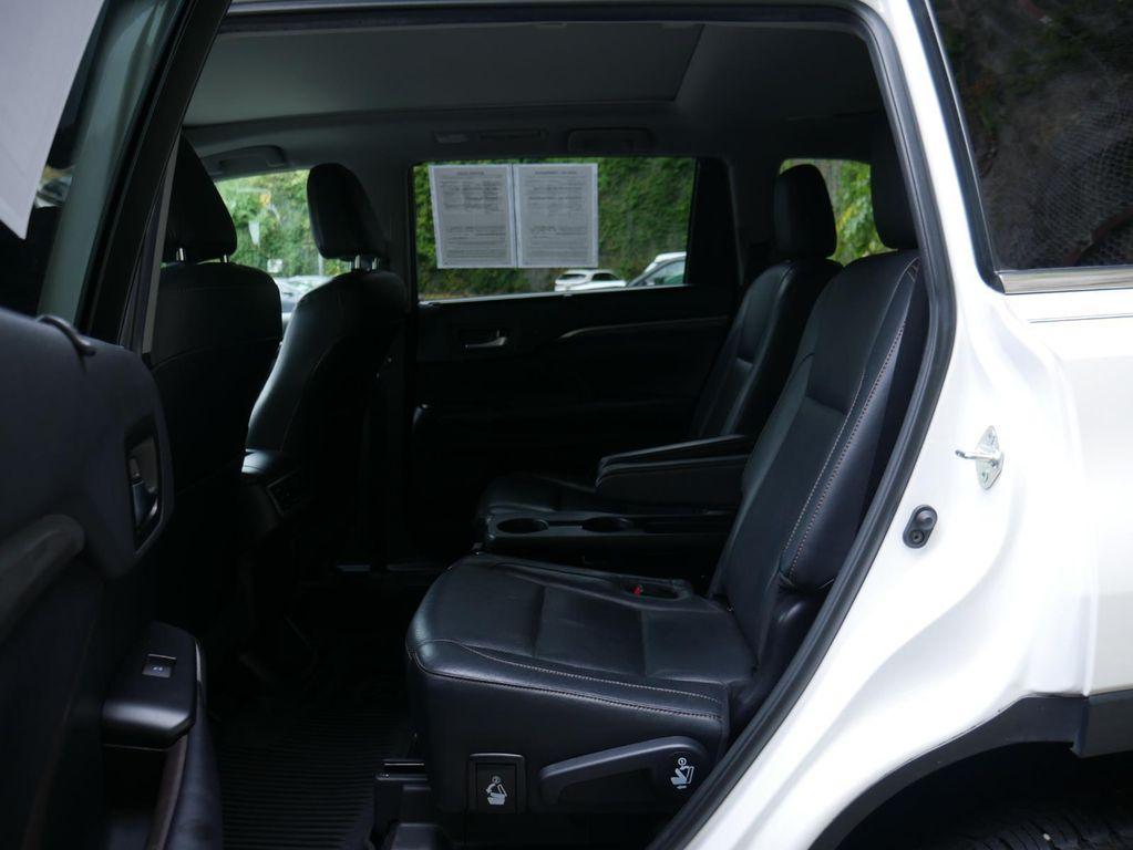 used 2019 Toyota Highlander Hybrid car, priced at $32,588