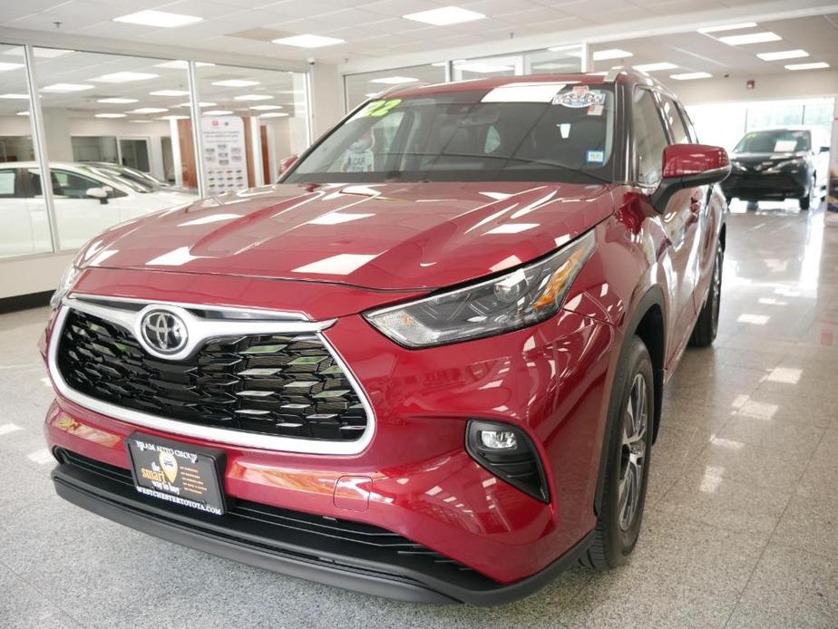 used 2022 Toyota Highlander car, priced at $35,788