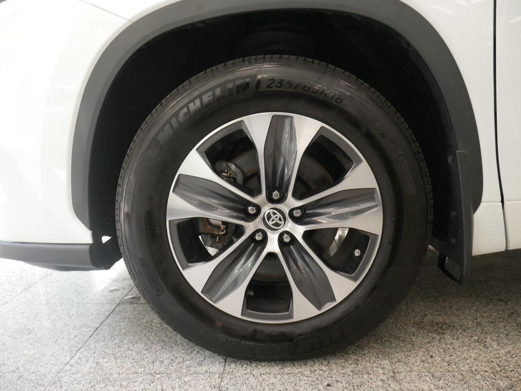 used 2023 Toyota Highlander car, priced at $36,588