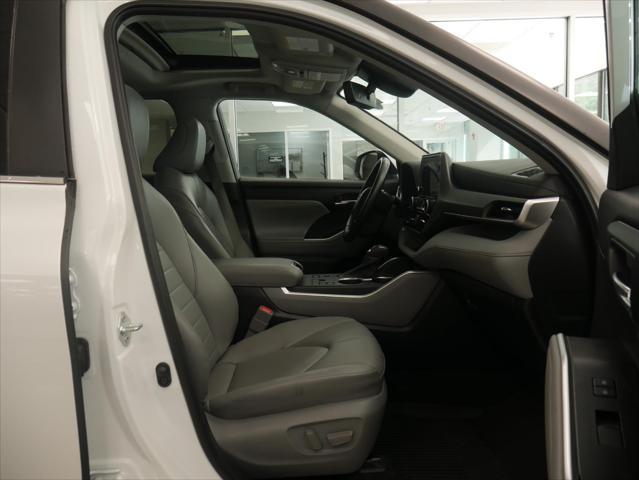 used 2023 Toyota Highlander car, priced at $39,488
