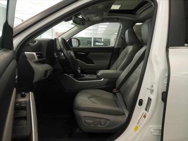 used 2023 Toyota Highlander car, priced at $39,488
