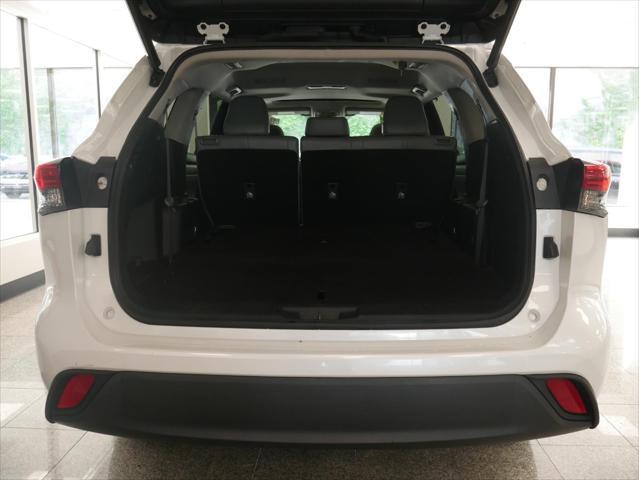used 2023 Toyota Highlander car, priced at $39,488