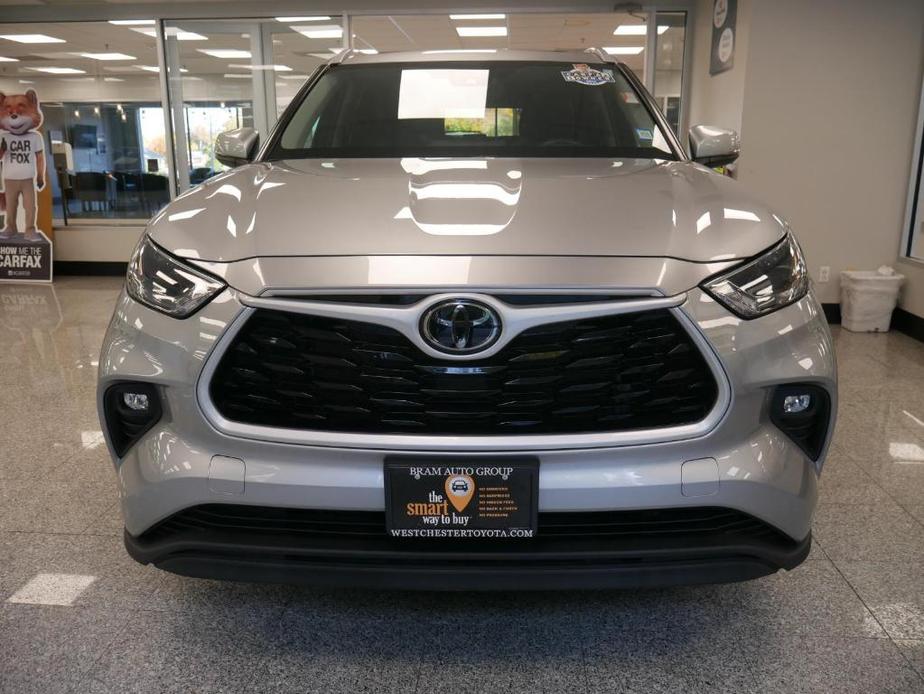 used 2022 Toyota Highlander car, priced at $35,488