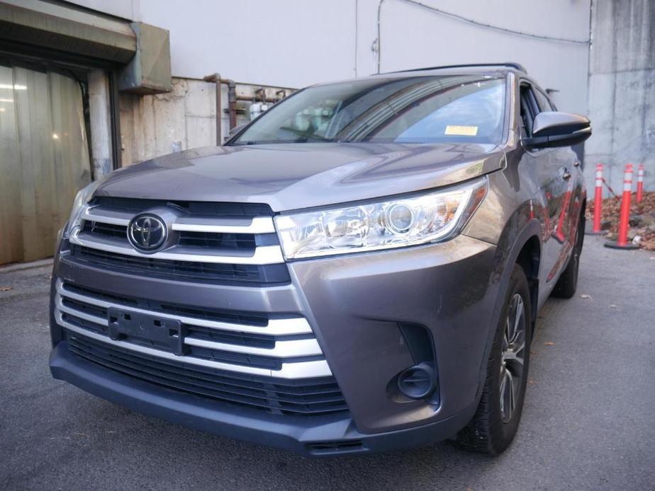 used 2019 Toyota Highlander car, priced at $27,788