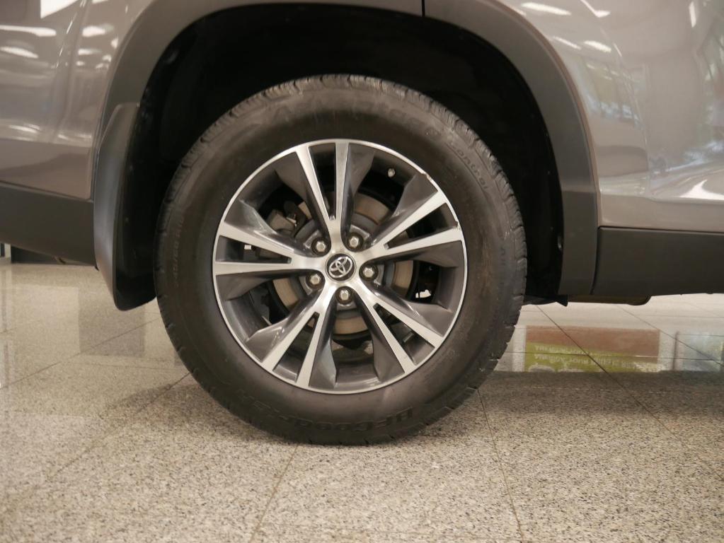 used 2019 Toyota Highlander car, priced at $26,888