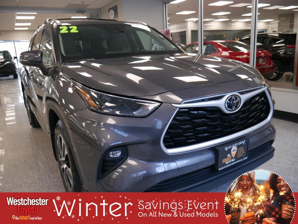 used 2022 Toyota Highlander car, priced at $35,288