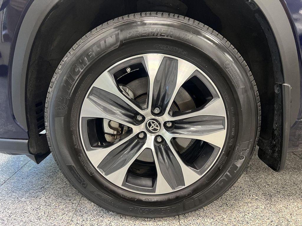 used 2022 Toyota Highlander car, priced at $34,888