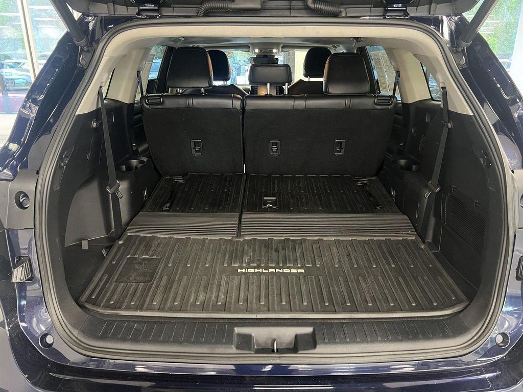 used 2022 Toyota Highlander car, priced at $34,888