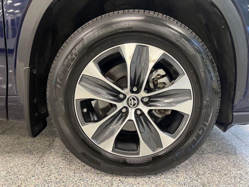 used 2022 Toyota Highlander car, priced at $34,888
