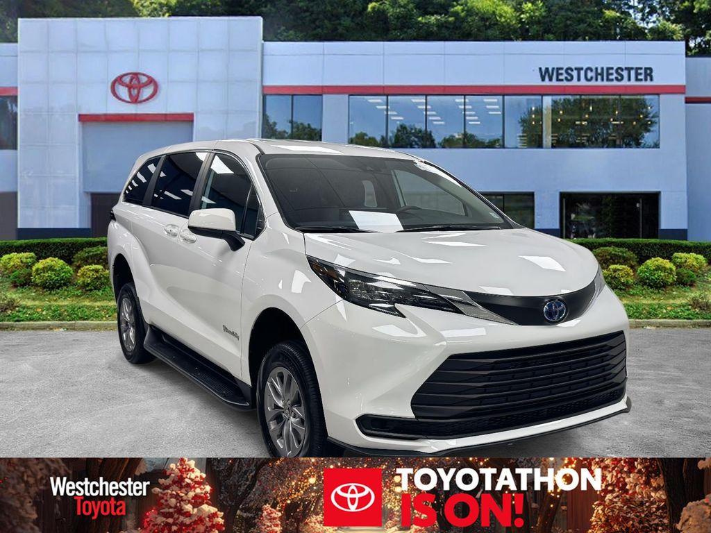used 2025 Toyota Sienna car, priced at $70,888