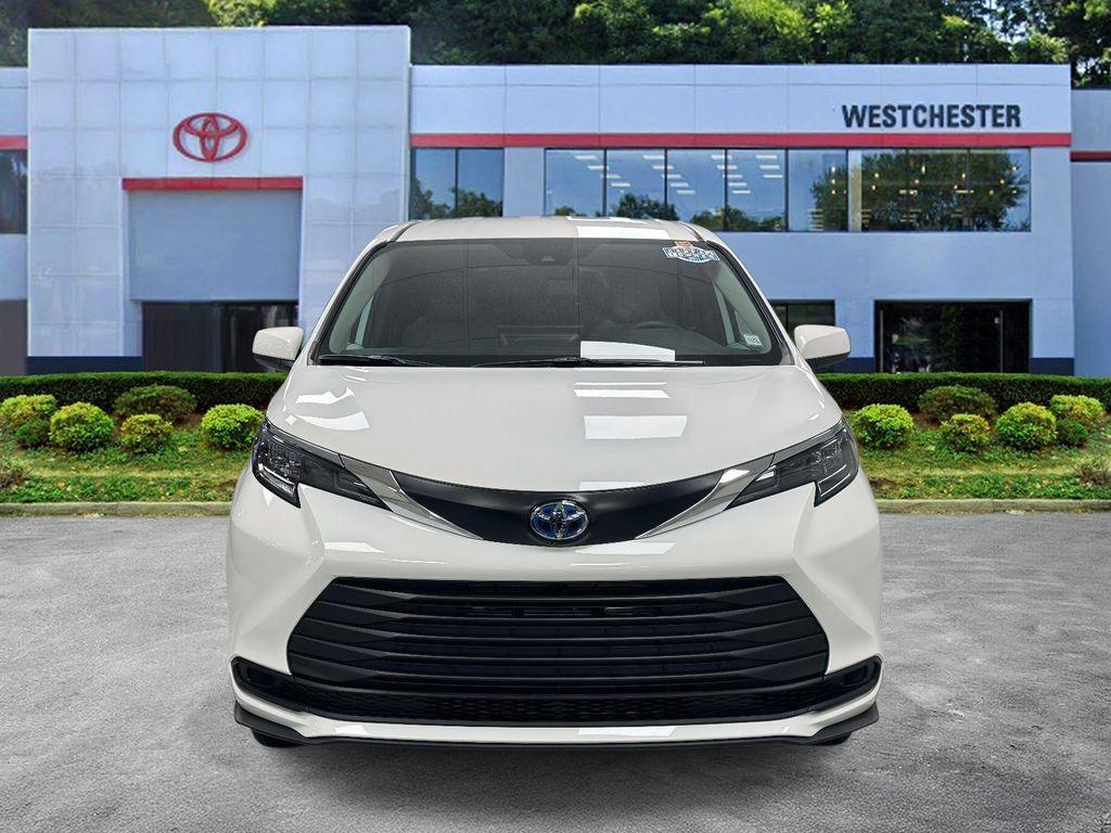 used 2025 Toyota Sienna car, priced at $70,888
