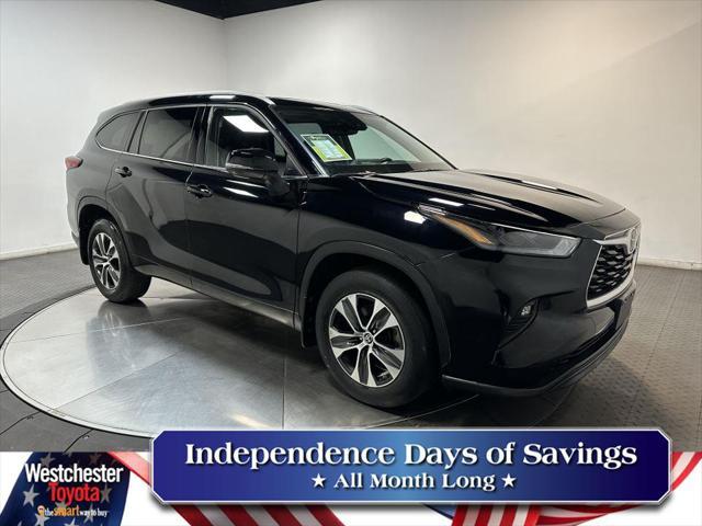 used 2022 Toyota Highlander car, priced at $32,988