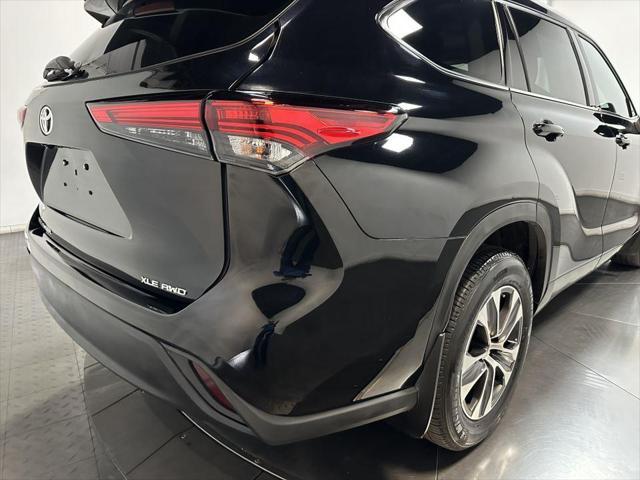used 2022 Toyota Highlander car, priced at $32,588